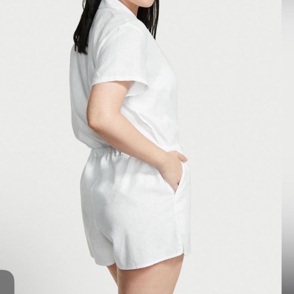 Victoria’s Secret White Linen Romper, NWT Size Med & Lrg
